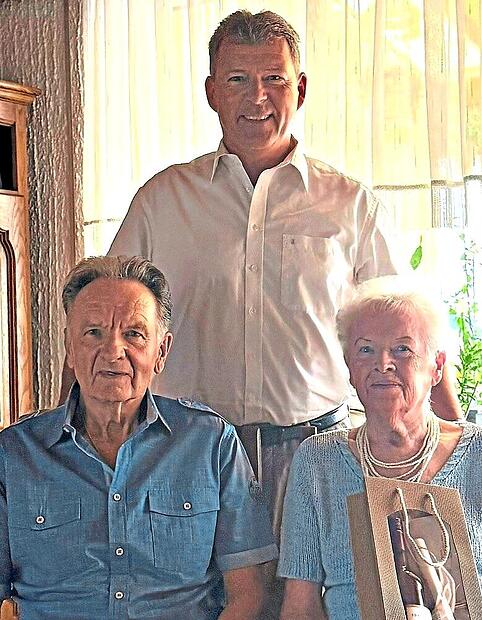 Der Bürgermeister gratuliert.Gemeinde Oberhaid Der Bürgermeister gratuliert.Gemeinde Oberhaid