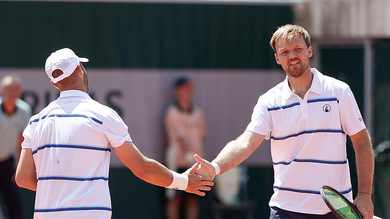 Das ging schnell: Kevin Krawietz (rechts) und Tim P&uuml;tz deklassierten die Australier Alexei Popyrin und Alex de Minaur im Match-Tiebreak.
