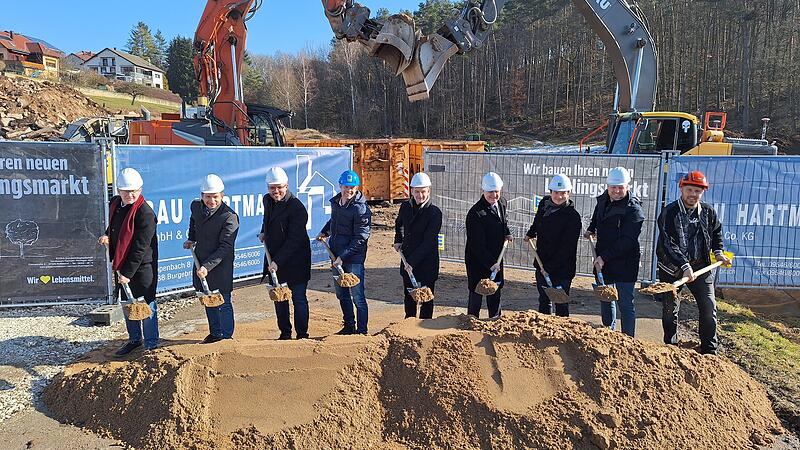 Symbolischer Spatenstich: In Prisendorf ist am Freitag (20.02.26) der Startschuss f&uuml;r den Bau eines neuen Edeka-Marktes gefallen.