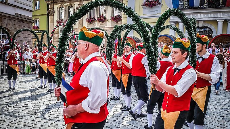 Im Büttnerverein sind etliche jüngere Tänzer aktiv. Aber die Gruppe braucht mehr Nachwuchs. Im Büttnerverein sind etliche jüngere Tänzer aktiv. Aber die Gruppe braucht mehr Nachwuchs.
