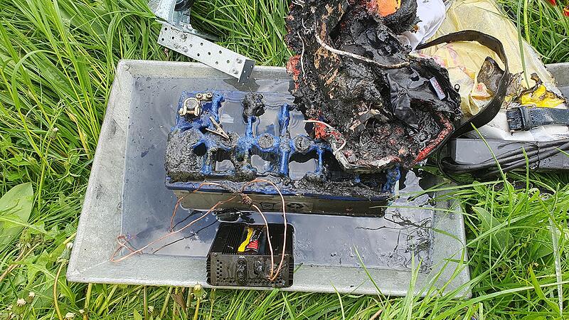 Beim Versuch ein Solarkraftwerk f&uuml;r den Balkon selbst zu bauen, iist es zu einer Explosion in Bad Br&uuml;ckenau gekommen, bei der ein 72-J&auml;hriger schwer verletzt worden ist.