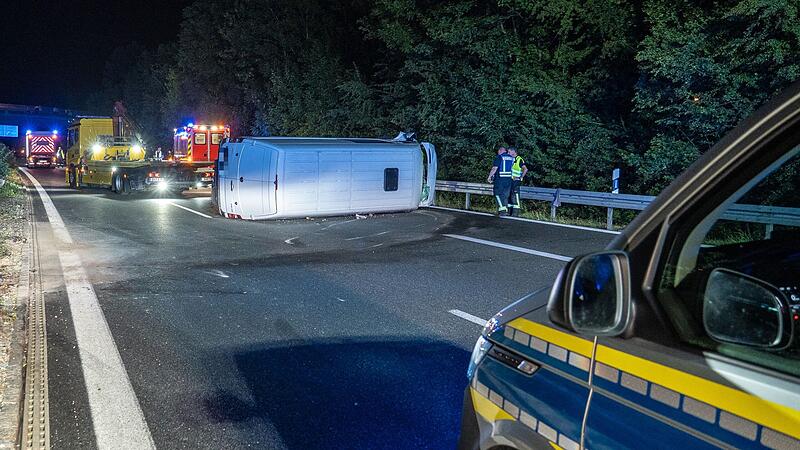 Am sp&auml;ten Mittwochabend kam es zu einem folgenschweren Unfall auf der A73 bei Erlangen, bei dem mehrere Menschen verletzt worden sind.