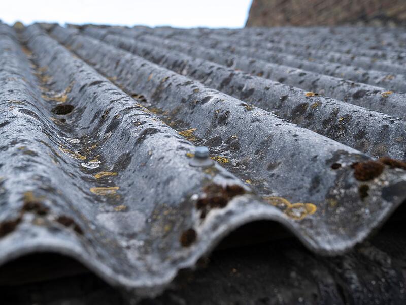 Dach mit Wellasbest Dach mit Wellasbest