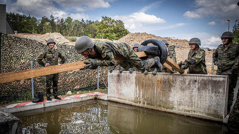2025-07-15_InfoDVAG_Letra_AGSHPZivile Führungskräfte bei der Bundeswehr in Hammelburg 2025-07-15_InfoDVAG_Letra_AGSHPZivile Führungskräfte bei der Bundeswehr in Hammelburg