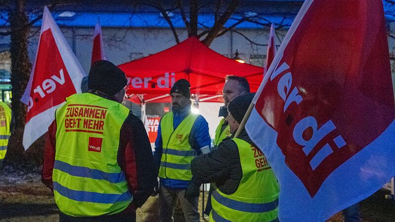 Ganztägige Warnstreiks im ÖPNV Ganztägige Warnstreiks im ÖPNV