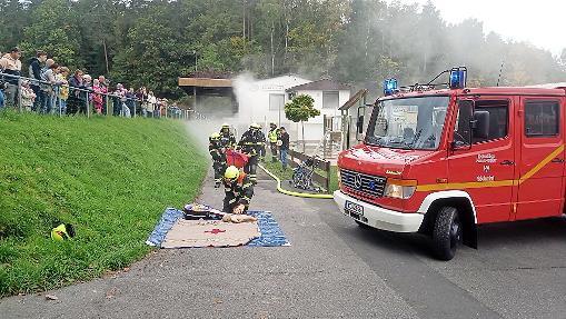 Viele kamen zu Schauübung der Löschgruppe Rothenhof mit der Jugendfeuerwehr Rödental.