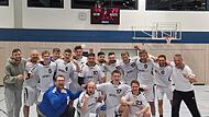 Am letzten Saisonspieltag machte die SG 12 Bamberg/Hallstadt den Klassenerhalt perfekt. Nun sucht der Klub einen Nachfolger von Trainer Frank Steinberg (re.).