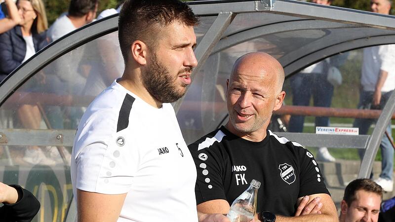 Fabian Kemmer (rechts) und sein Co-Trainer Philipp Ohland gehen im Sommer in ihre vierte Saison beim TSV Schammelsdorf &ndash; wenn m&ouml;glich, in der Landesliga.