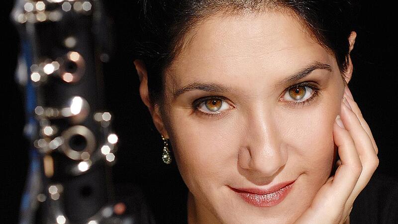 Die Solistin des Abends ist deutsch-israelische Klarinettistin Sharon Kam.
