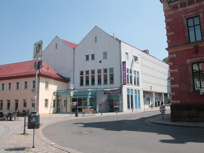 Lichtenfels ehemaliges Weka-Gebäude Das ehemalige Kaufhaus an der Ecke Bamberger Straße/Stadtgraben ist sozusagen Eingangstor zur Lichtenfelser Innenstadt.