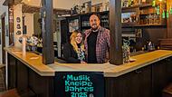 Die H&ouml;chstadter Musikkneipe T&ouml;pfla wurde mit dem ersten Preis "Musikkneipe des Jahres" von der GEMA geehrt.