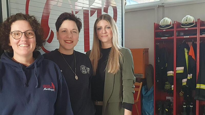Carolin Mähringer, Martina Teichert und Katja Tempel (von links) sind Feuerwehrfrauen mit Leib und Seele.