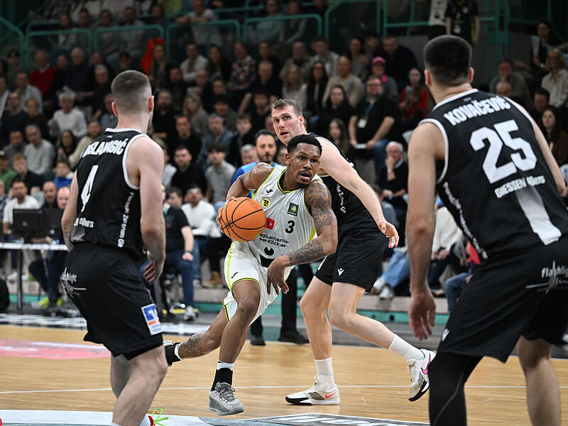 Sport Basketball 2. Bundesliga PROA Saison 2025 / 2026  28. Spieltag  am Samstag  21.03.2026  Spielbeginn 19.00 h Spielort  Bayreuth Oberfrankenhalle  BBC Bayreuth gegen Gie&szlig;en 46ers  Halbzeitergebnis 41:36 Endstand 89:79 OT (70:70) Rayshawn Mart