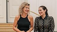 Anne-Sophie Mutter und Dirigentin Lina Gonzáles-Granados bei einem Empfang im Weißen Saal.