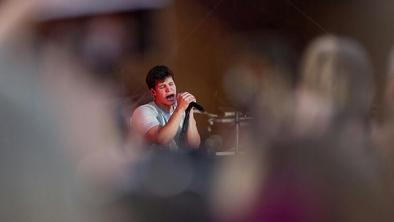 Nach dem Open Air im Sommer 2023 gibt Wincent Weiss im kommenden Jahr erneut ein Konzert am Kitzinger Stadtbalkon. Nach dem Open Air im Sommer 2023 gibt Wincent Weiss im kommenden Jahr erneut ein Konzert am Kitzinger Stadtbalkon.