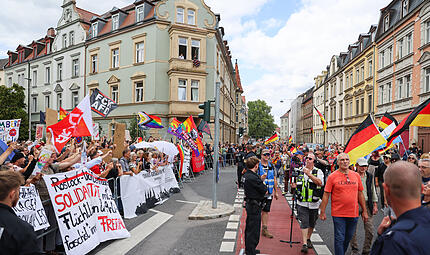 Demonstrationen in der Bamberger Innenstadt.Zwei politische Demonstrationen in Bamberg