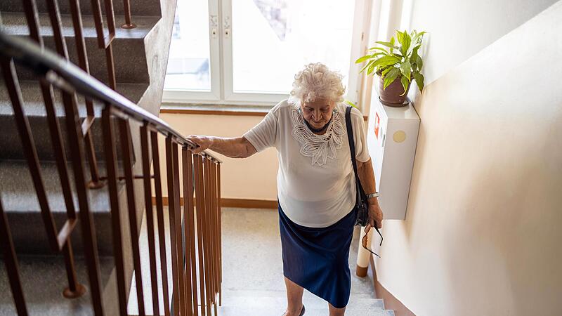 Treppen werden im Alter schnell zu gefährlichen Hindernissen.