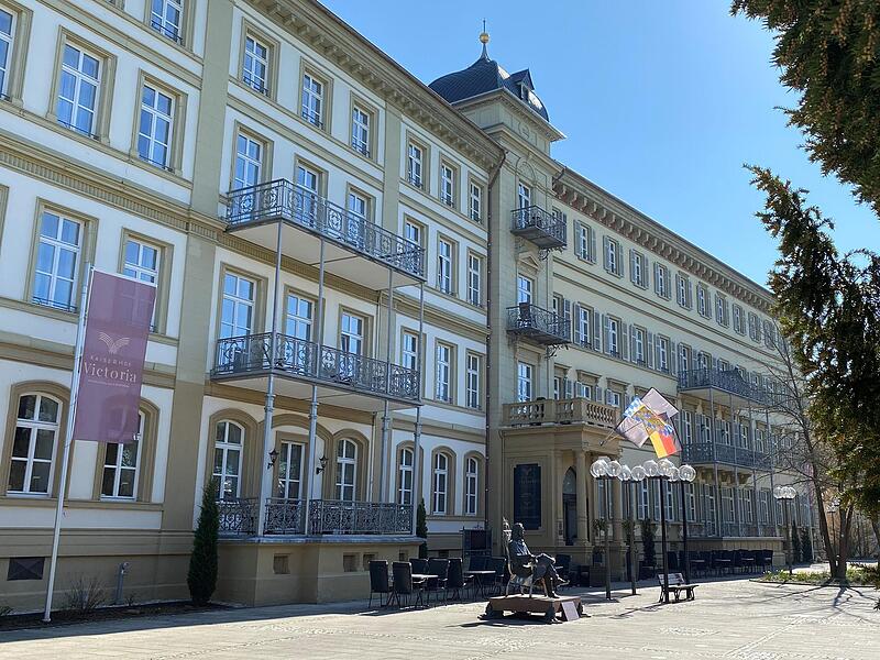 Der Kaiserhof Victoria in Bad Kissingen hat fast 200 Jahre Geschichte. Der Kaiserhof Victoria in Bad Kissingen hat fast 200 Jahre Geschichte.