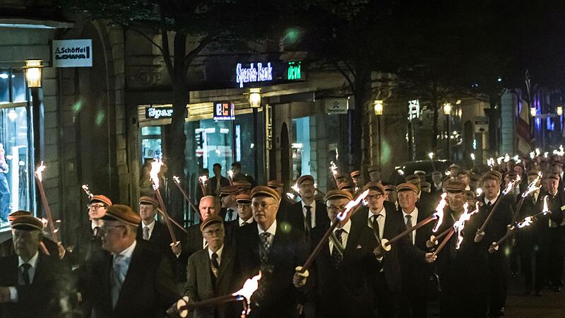 Der Fackelzug z&auml;hlt zu den umstrittensten Programmpunkten beim Pfingstkongress des Coburger Convents.