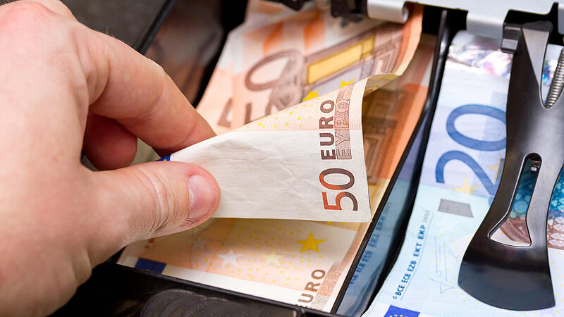 Amtsgericht Bamberg Mehrfach verschwindet Bargeld aus der Kasse eines Imbisses in Bamberg. Anfangs geraten alle Mitarbeiter unter Verdacht. Nun muss sich eine junge Frau am Amtsgericht Bamberg verantworten.