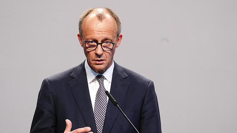 Friedrich Merz, Unions-Kanzlerkandidat und CDU-Bundesvorsitzender, spricht bei einer Pressekonferenz. Friedrich Merz, Unions-Kanzlerkandidat und CDU-Bundesvorsitzender, spricht bei einer Pressekonferenz.