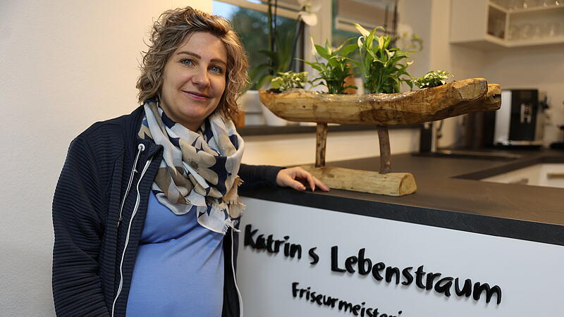 Einen ungewöhnlichen Namen hat sich Katrin Pitroff für ihr Friseurgeschäft ausgesucht: Katrins Lebenstraum nennt sie ihren Salon in Waldau