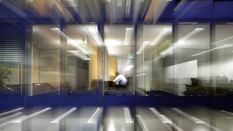 Zufriedenheit und Motivation von Arbeitnehmern nimmt ab Zufriedenheit und Motivation von Arbeitnehmern nimmt ab
