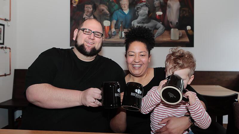Roland Krefft und Frau Fionna Townes-Krefft sto&szlig;en auf ein neues Kapitel an. Sohn Willem schmeckts.