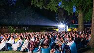 Kino in der Natur ist immer etwas besonderes, hier 2023 gab es Lichtspiele im Hain. Dieses Jahr heißt es wieder: Baden und Kino im Hainbad. Kinosommer im Hain 2023