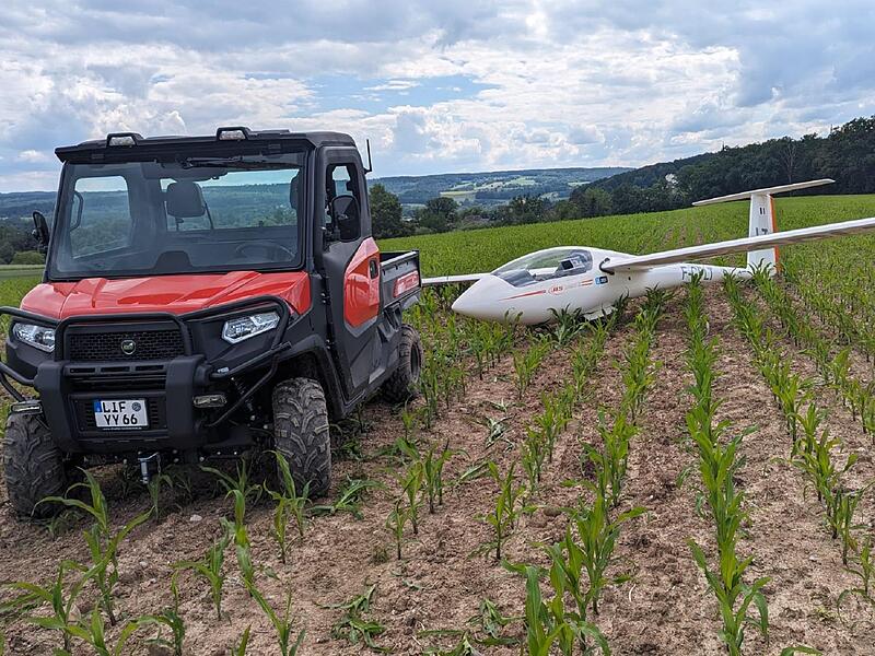 Hilfe bei der Bergung ist prompt zur Stelle.