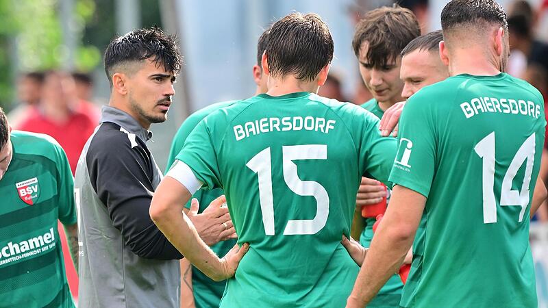 Hannes Decher (l.) und seine Mannschaft m&uuml;ssen dieses Wochenende in Stadeln ran.