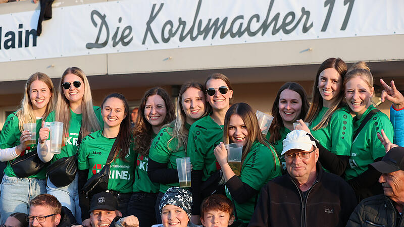 Fans und Freunde des FC Sand d&uuml;rfen sich freuen: Fast alle Spieler bleiben dem Team in der kommenden Spielzeit erhalten.