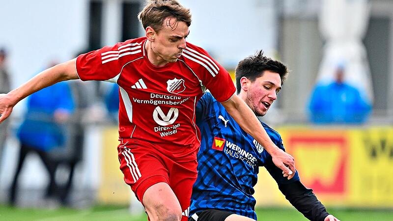 Der FC Herzogenaurach um Maximilian Hafenbrädl (r.) empfängt nach dem Landesliga-Aufstieg am Samstag um 15 Uhr zum Derby den SV Buckenhofen. Sportfoto Zink Der FC Herzogenaurach um Maximilian Hafenbrädl (r.) empfängt nach dem Landesliga-Aufstieg am Samstag um 15 Uhr zum Derby den SV Buckenhofen. Sportfoto Zink