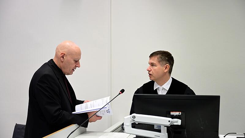 Der psychiatrische Gutachter Dr. Thomas Wenske und Oberstaatsanwalt Michael Hoffmann