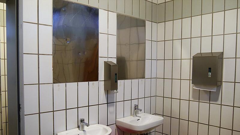 In Kitzingen wurde in der Toilette in der Schrannenstra&szlig;e gez&uuml;ndelt.&nbsp;