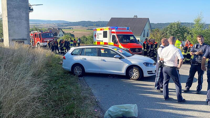 Mit diesem Wagen verunglückte der Autofahrer auf der abschüssigen Straße.