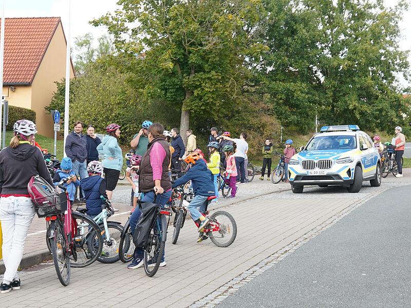 Der Fahrradkorso startete an der Anton-Wölker-Grundschule. Der Fahrradkorso startete an der Anton-Wölker-Grundschule.