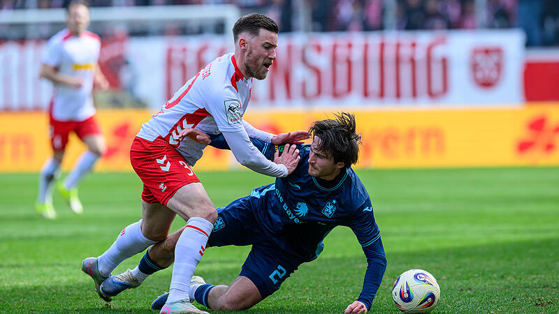 Tim Danhof (rechts, hier im Spiel gegen Jahn Regensburg) erzielte am Wochenende ein Traumtor f&uuml;r den TSV 1860 M&uuml;nchen.