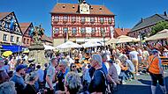 Bierbraufest vor der wunderschönen Kulisse Bad Staffelstein.Bierbrauerfest lockt Tausende auf den Marktplatz Bierbraufest vor der wunderschönen Kulisse Bad Staffelstein.