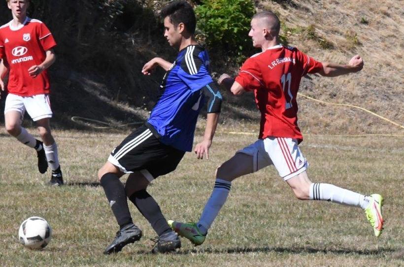 Mike L&ouml;schner (rechts) wechselte in der Winterpause vom FC Elfershausen zum SV Machtilshausen in die Kreisklasse.