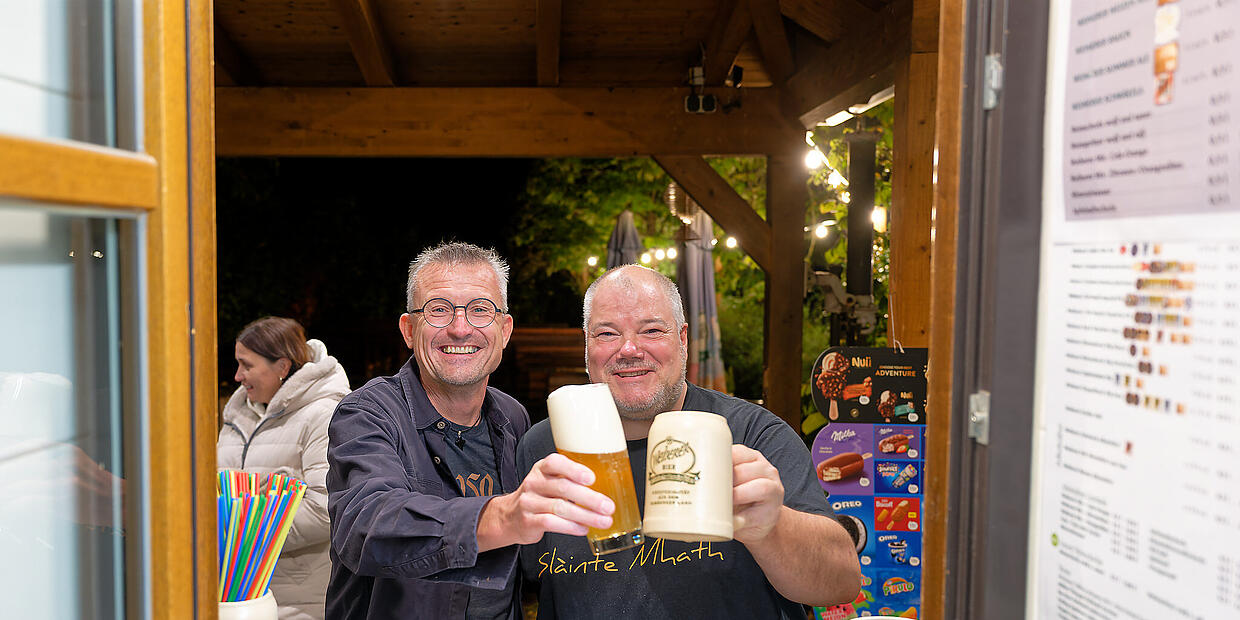 Bockbieranstich in Weiher lockt Bierfreunde aus Nah und Fern