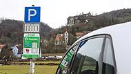 Im Markt Wiesenttal stehen neuerdings die Schilder mit der Aufschrift &bdquo;Parkster &ndash; Parken mit App&ldquo;.Forchheim & Fr&auml;nkische Schweiz