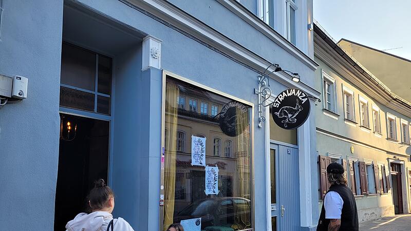 Das Strawanza erstrahlt in neuem Gewandt mit neuem Schild