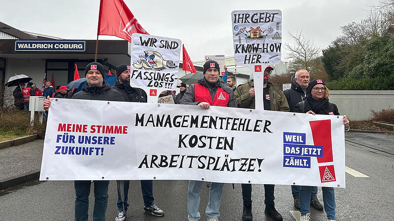 Viele Mitarbeiterinnen und Mitarbeiter sind wütend: Bis zu 70 Arbeitsplätze sollen bei dem Coburger Unternehmen wegfallen. Am Donnerstag wurde gegen diese Pläne der Geschäftsführung demonstriert.