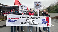 Viele Mitarbeiterinnen und Mitarbeiter sind wütend: Bis zu 70 Arbeitsplätze sollen bei dem Coburger Unternehmen wegfallen. Am Donnerstag wurde gegen diese Pläne der Geschäftsführung demonstriert.