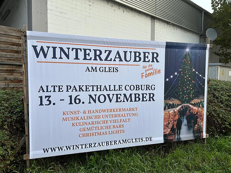 Winterzauber in Coburg Ein Plakat wirbt für den Winterzauber in Coburg