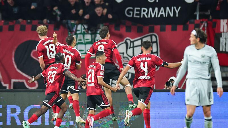 1. FC Nürnberg - VfL Wolfsburg 1. FC Nürnberg - VfL Wolfsburg