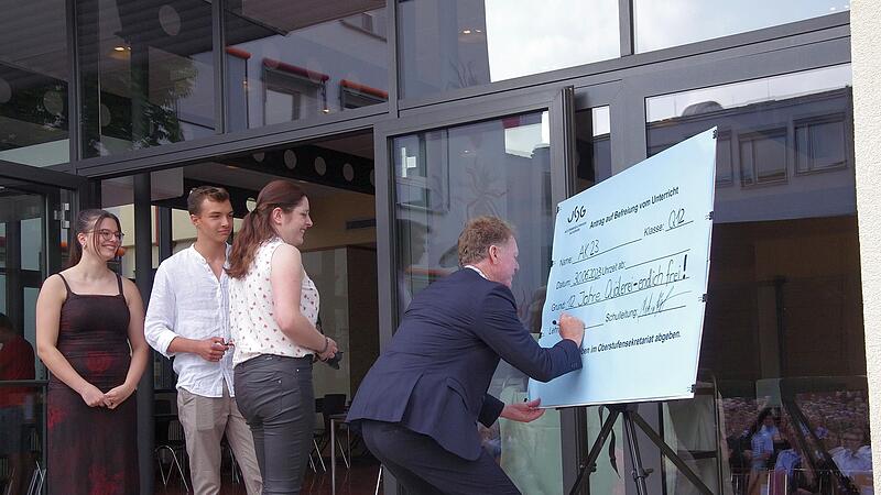 Eindrücke von der Verabschiedung am JSG Bad Kissingen. Eindrücke von der Verabschiedung am JSG Bad Kissingen.