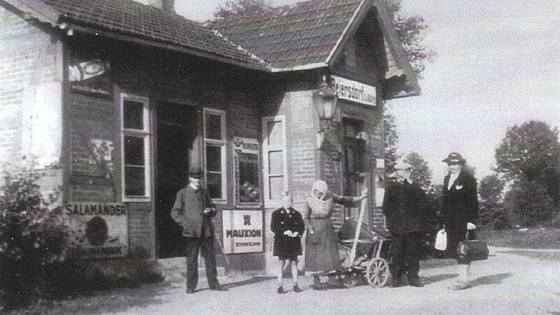Bis 1968 hatte Beiersdorf ein Bahnhofsgebäude. Dann brannte es ab. Bis 1968 hatte Beiersdorf ein Bahnhofsgebäude. Dann brannte es ab.