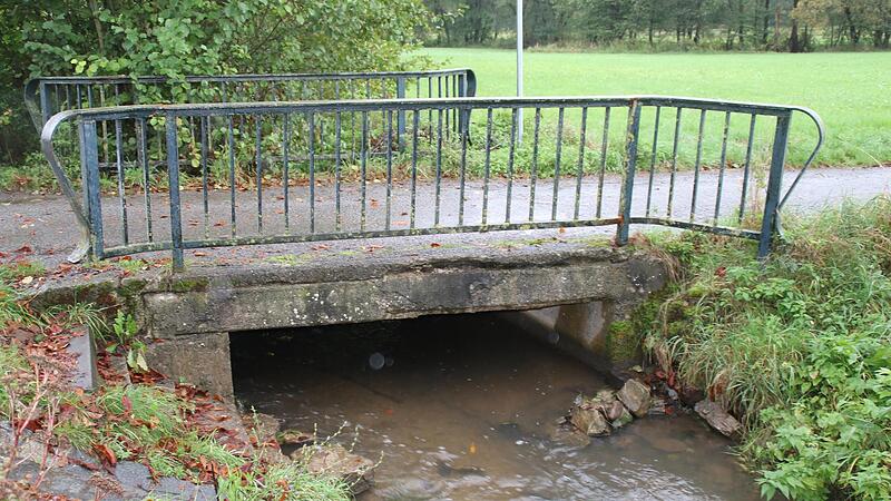 Bei der Mühlbachbrücke in Thulba steht die Sanierung unmittelbar an. Bei der Mühlbachbrücke in Thulba steht die Sanierung unmittelbar an.